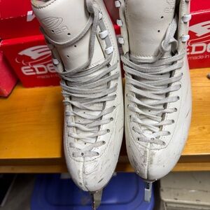 Edea Women's White Ice Skates